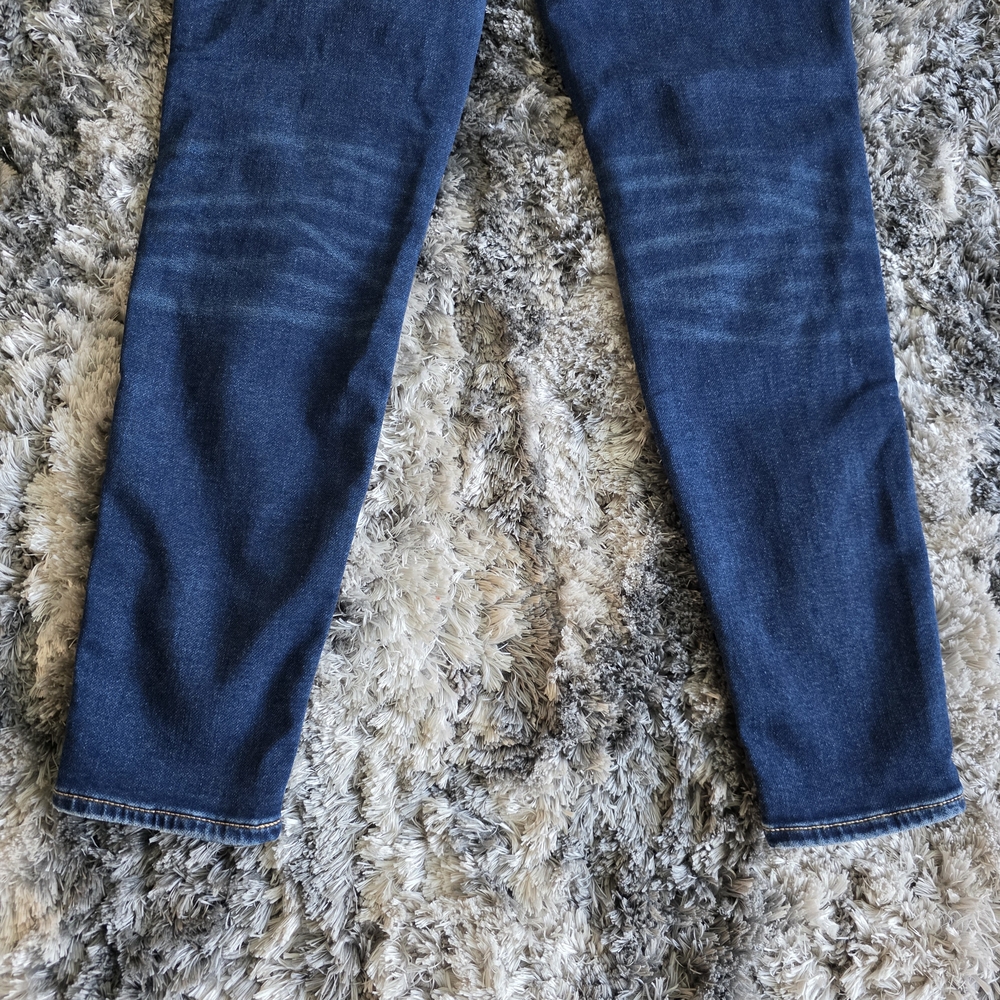 American Eagle Distressed Curvy Hi-Rise Jeggings - Picture 15 of 16